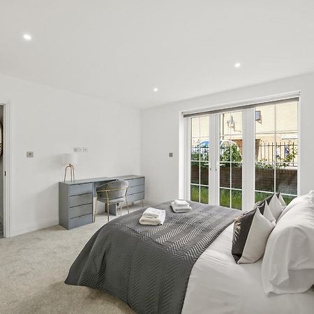 Drake House Apt 3 In Staines - Free Parking - Heathrow - Thorpe Park Exteriér fotografie