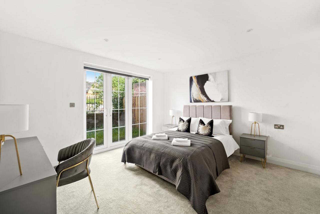 Drake House Apt 3 In Staines - Free Parking - Heathrow - Thorpe Park Exteriér fotografie