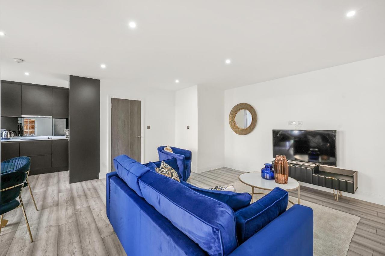 Drake House Apt 3 In Staines - Free Parking - Heathrow - Thorpe Park Exteriér fotografie