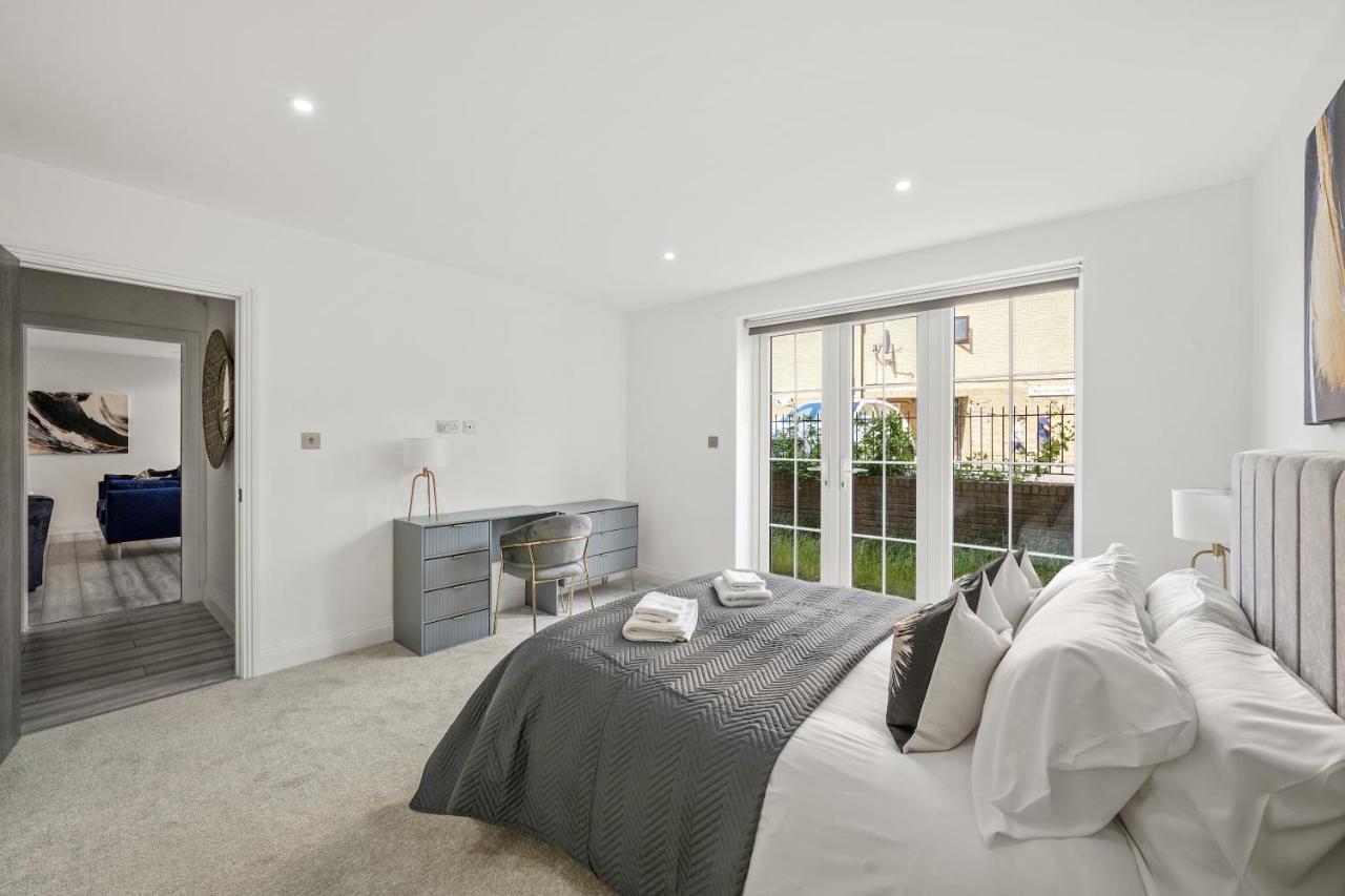 Drake House Apt 3 In Staines - Free Parking - Heathrow - Thorpe Park Exteriér fotografie